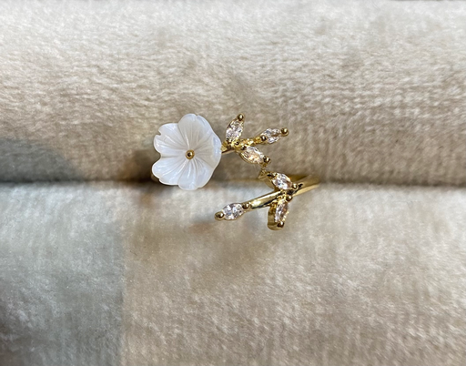 [12196] Gold Flower Ring